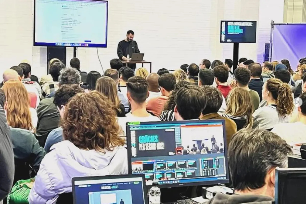 Pedro SEO dando una conferencia (foto 8)
