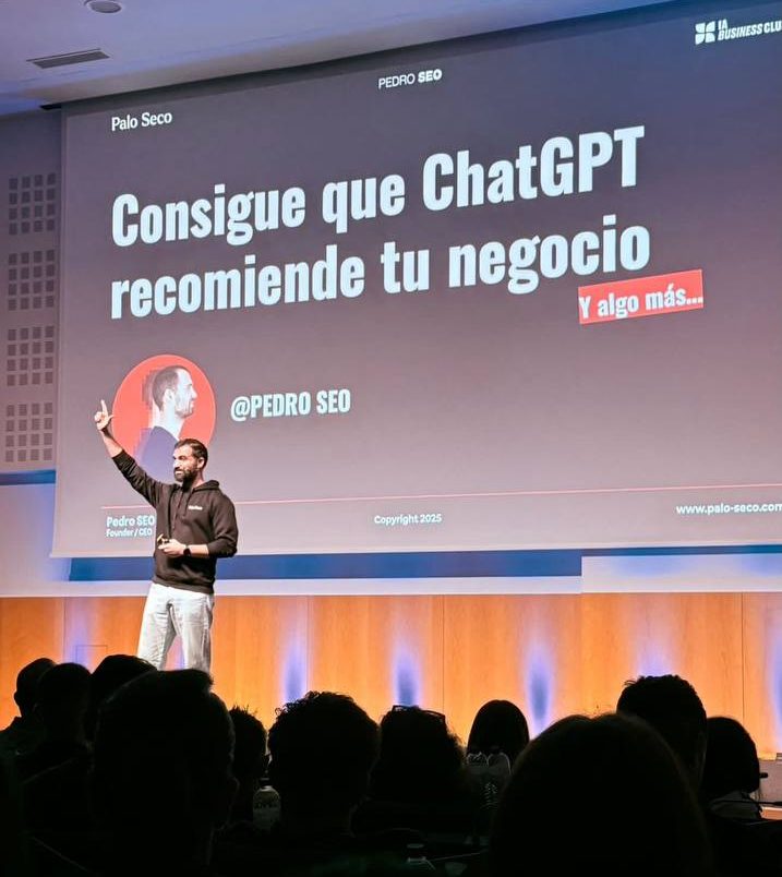 Evento enseñando GEO Pedro SEO